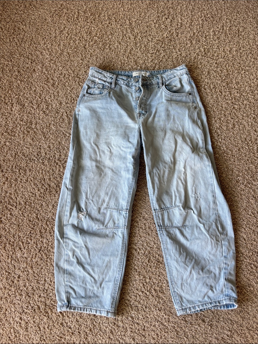 Light Wash Women's Relaxed Jeans - Casual Everyday Style
